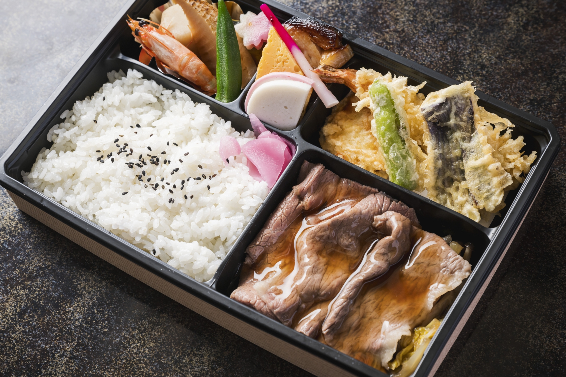 国産和牛のすき焼き幕の内弁当